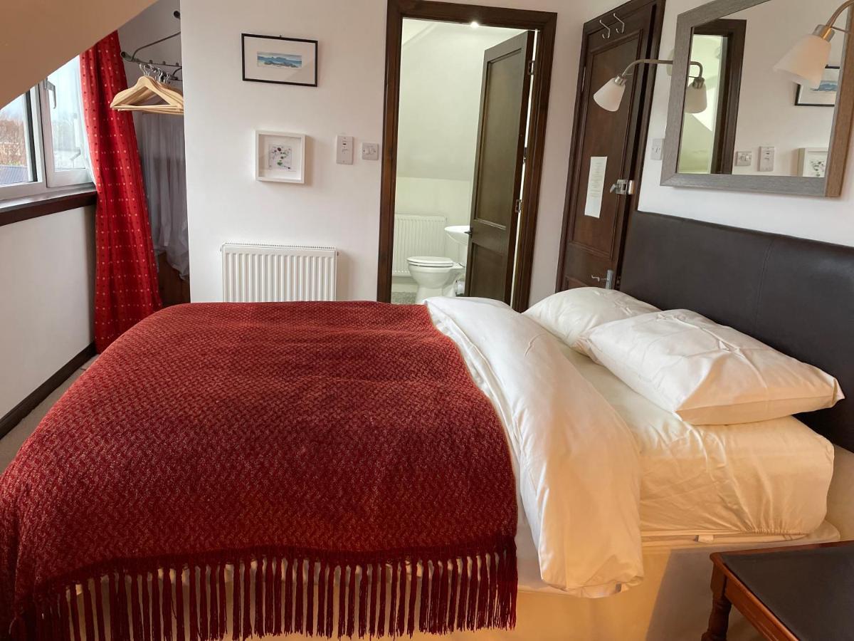 ストーノウェー Ramadale Stornoway Bed & Breakfast エクステリア 写真