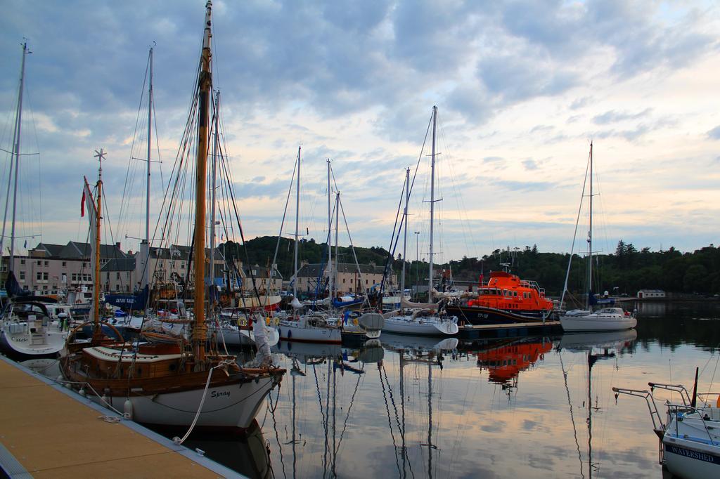 ストーノウェー Ramadale Stornoway Bed & Breakfast エクステリア 写真